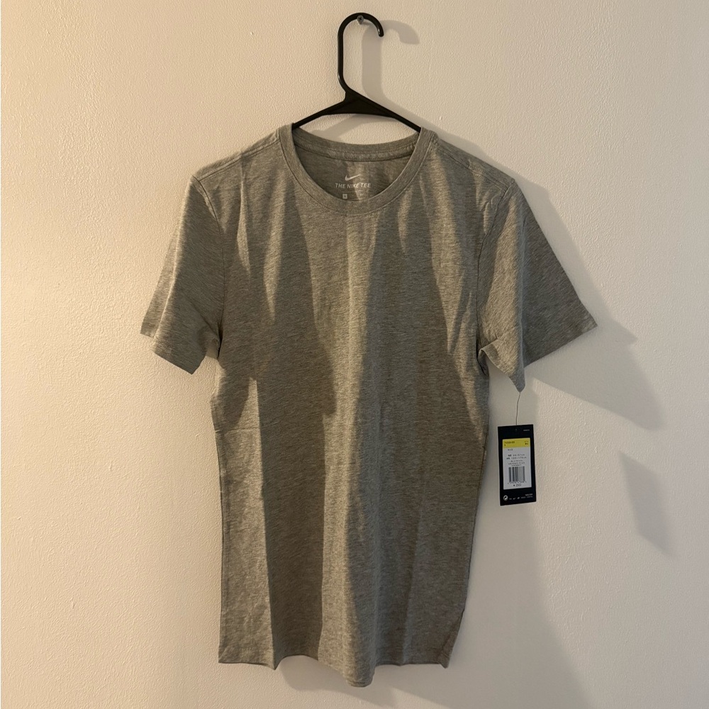 Nike Gray Short Sleeve Men's Tee